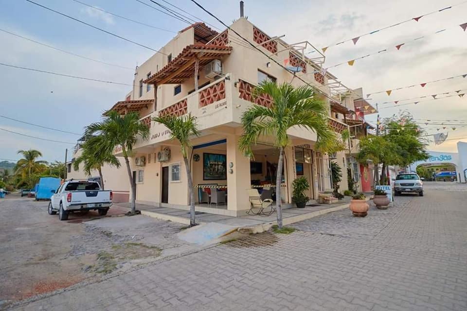 Bungalows Ricardos Cihuatlan Exterior photo